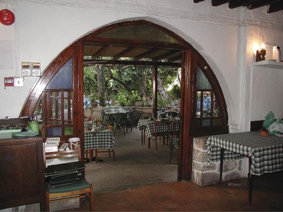 The Bunch Of Grapes Inn Pissouri Esterno foto